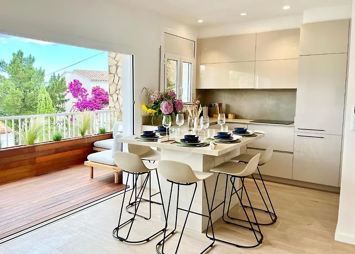 Seaport Apartment *